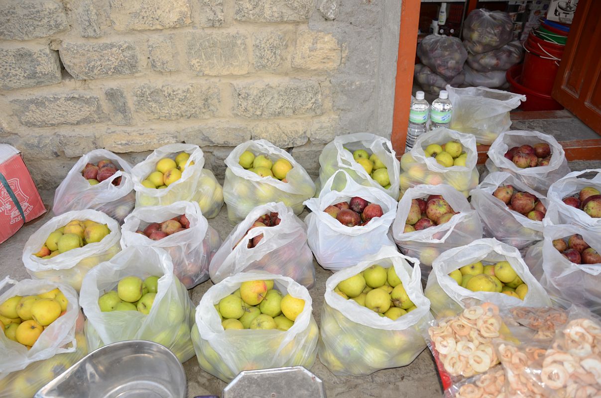 06 Bags Of Apples For Sale On Jomsom Street 